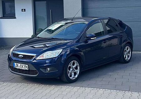Ford Focus 1.6 + SUPER ZUSTAND + TÜV 08-2027
