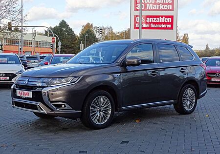 Mitsubishi Outlander 2.2 DI-D Plus 4WD 7-Sitzer AHK Kamera