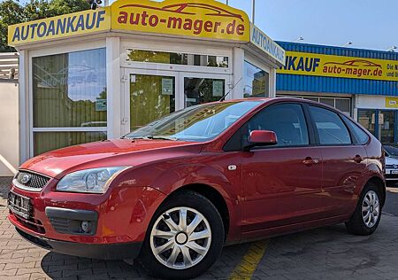 Ford Focus Lim.*Temp*AHK*Shz*Pdc*OptischeGebrauchspur