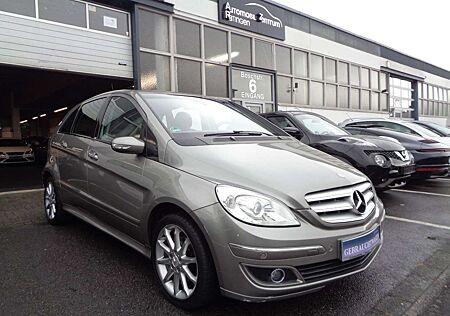 Mercedes-Benz B 200 Sportp. Automatik *ALU 17*PDC*SHZ*TEMPOMAT