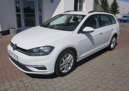 VW Golf Volkswagen VII Comfortline+AHK+SHZ+NAVI+2xPDC+MASSAGE.