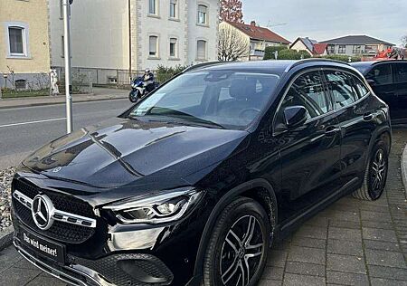 Mercedes-Benz GLA 200 Progressive/Autom./LED/Park-Assist. Navi