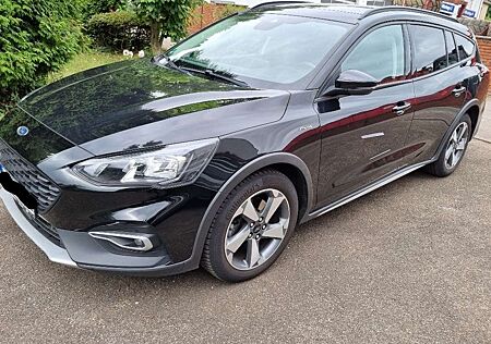 Ford Focus Turnier 1.0 EcoBoost StartStoppSystem ACTIVE