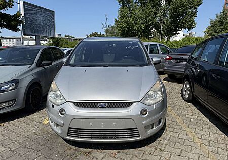 Ford S-Max Titanium
