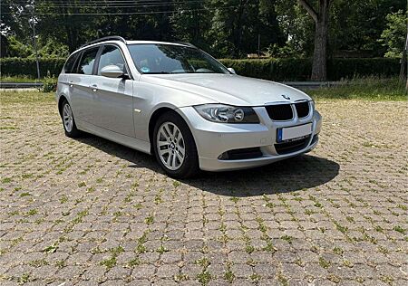 BMW 320i 320 Touring - Panoramadach Winter+Sommerreifen