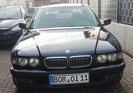 BMW 728iL 728