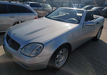 Mercedes-Benz SLK 200 HU & AU Neu!