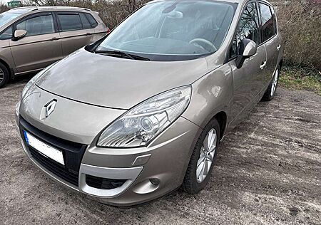 Renault Grand Scenic Scenic ||| Luxe Leder+ AHK + 2.0 Motor