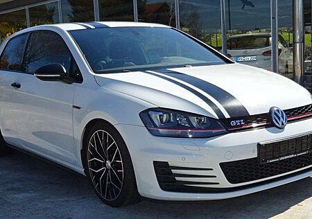 VW Golf GTI Volkswagen BlueMotion Technology