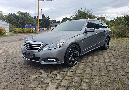 Mercedes-Benz E 200 E 200T CDI DPF Avantgarde AMG Tüv02.26 viel Neu