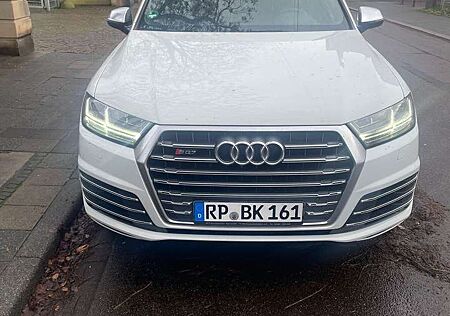 Audi SQ7 4.0 TDI quattro tiptronic 7 sitze