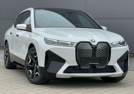 BMW iX 50 xDrive Sport*Pano*360°*ACC/AHK/Sitzbelüftu