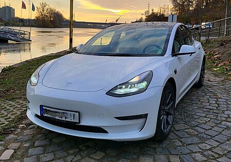 Tesla Model 3 Langstreckenbatt. Allradantrieb Dual Motor