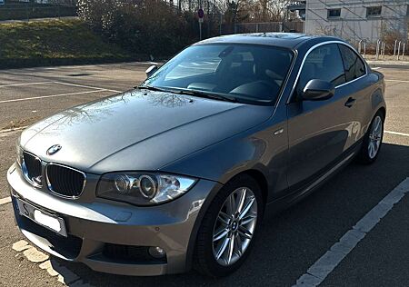 BMW 120 1er Coupe, M-Paket / Keyless GO / Automatik / E82