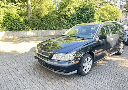 Volvo V40 2.0l. Automatik Getreibe !!