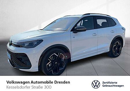 VW Tiguan Volkswagen R-Line 2,0 l TDI 4M DSG AHK LEDER PANO