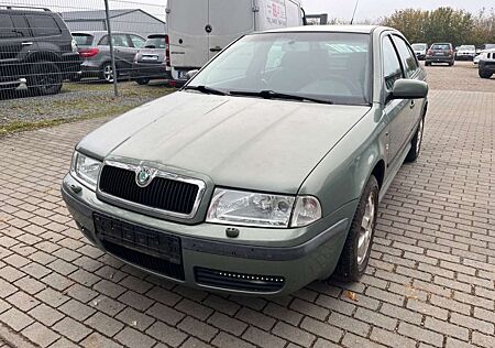 Skoda Octavia 2.0 Lim. Elegance Xenon Klima Kamera PDC