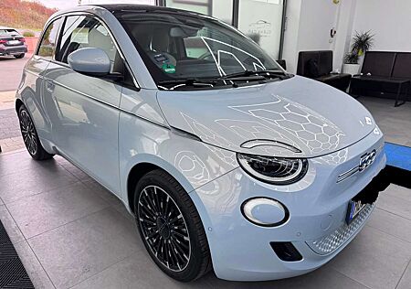 Fiat 500E La Prima