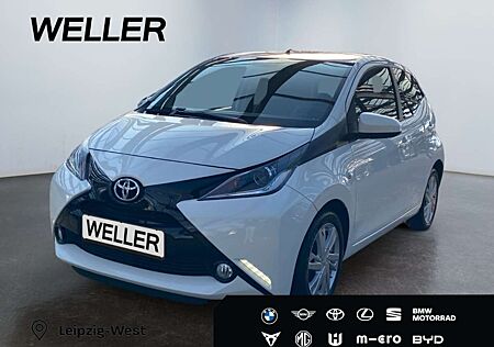 Toyota Aygo x-play touch *CAM*Klima*Color*LMF*Bluetooth*