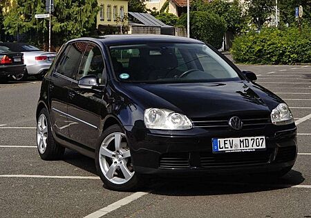 VW Golf gebraucht kaufen VW Golf Volkswagen V 5-Türer 1.6 Trendline