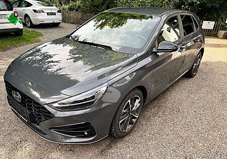 Hyundai i30 Advantage Mild-Hybrid Tür Dellen AHK S-Heft