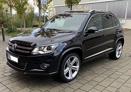 VW Tiguan Volkswagen *EURO6*SCR*R-LINE*DSG*4M*NAVI*PANO*BI-XENON