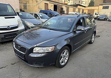 Volvo V50 2.0 D Momentum*Klimaaut.*Sitzheiz.*Scheckheft*TOP
