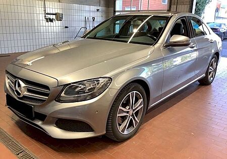 Mercedes-Benz C 200 / 135 kW / 185 PS / Avantgarde