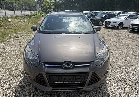 Ford Focus Titanium 1,6 benzin