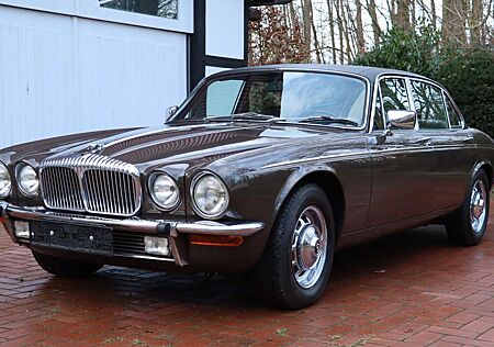 Daimler Double Six Vanden Plas