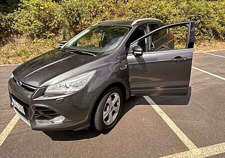 Ford Kuga 1.5 EcoBoost 2x4 Titanium