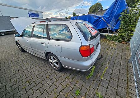 Nissan Primera Basis AUTOMATIK