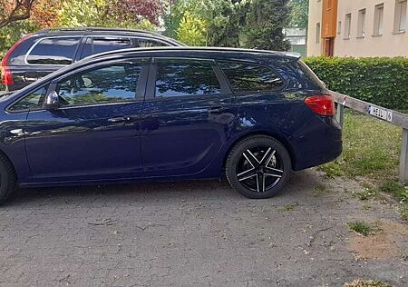 Opel Astra 1.7 CDTI DPF Sports Tourer Design Edition