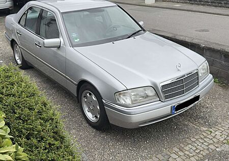 Mercedes-Benz C 180 Elegance