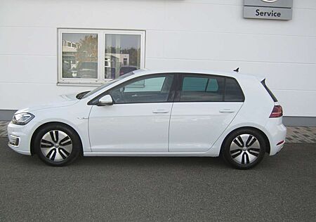 VW e-Golf Volkswagen Navi/PDC/Aktiv Info/CCS/Wärmepumpe/DAB/LED