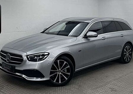 Mercedes-Benz E 300 de T 4M AVANTGARDE LED+HUD+MBUX+DISTRONIC+