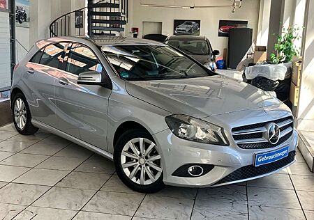 Mercedes-Benz A 200 Style 7G-DCT Park-Assistent