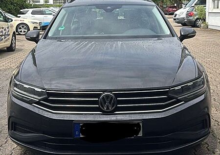 VW Passat Variant Volkswagen 1.6 TDI SCR DSGTrendline