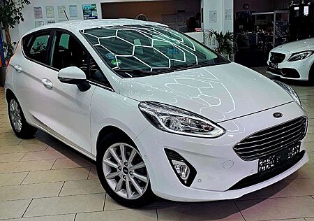 Ford Fiesta Titanium AUTOMATIK KAMERA NAVI 5XTÜR