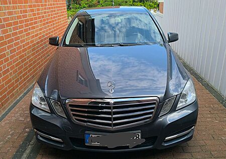 Mercedes-Benz E 220 CDI DPF BlueEFFICIENCY 7G-TRONIC Avantgarde