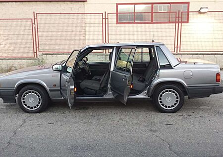 Volvo 740 GLE KEIN ROST 1.Hd., AUTOM., KLIMA, H-Kennz. OLDIE