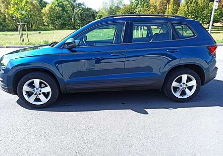 Skoda Karoq 1,0 TSI Ambition Klima SHZG PDC Bluetooth 17" ALU