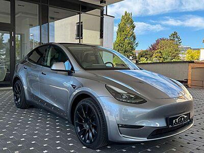 Tesla Model Y Premium LongRangAWD-AHK-ErweiterteAPilot