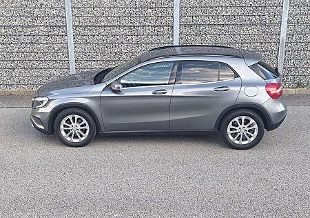 Mercedes-Benz GLA 200 7G-DCT Style mit wenig Kilometer