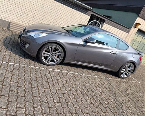 Hyundai Genesis Coupe 3.8 V6 Automatik