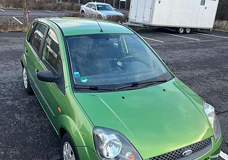 Ford Fiesta TÜV neu!