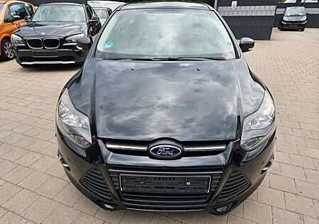Ford Focus Lim. Champions Edition