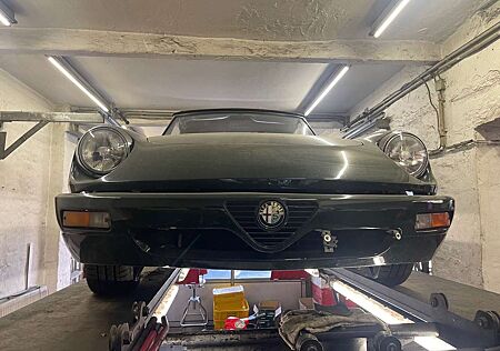 Alfa Romeo Spider 2.0