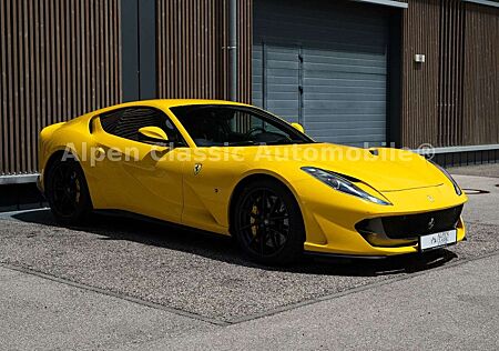 Ferrari 812 Superfast LIFT, CARBON, RACING SEATS, PDIS