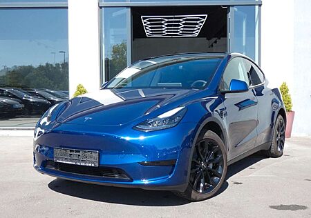 Tesla Model Y *